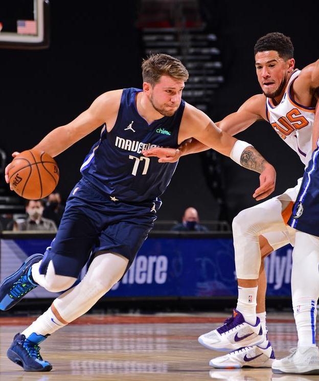  布克47分对飙东契奇，太阳险胜独行侠  